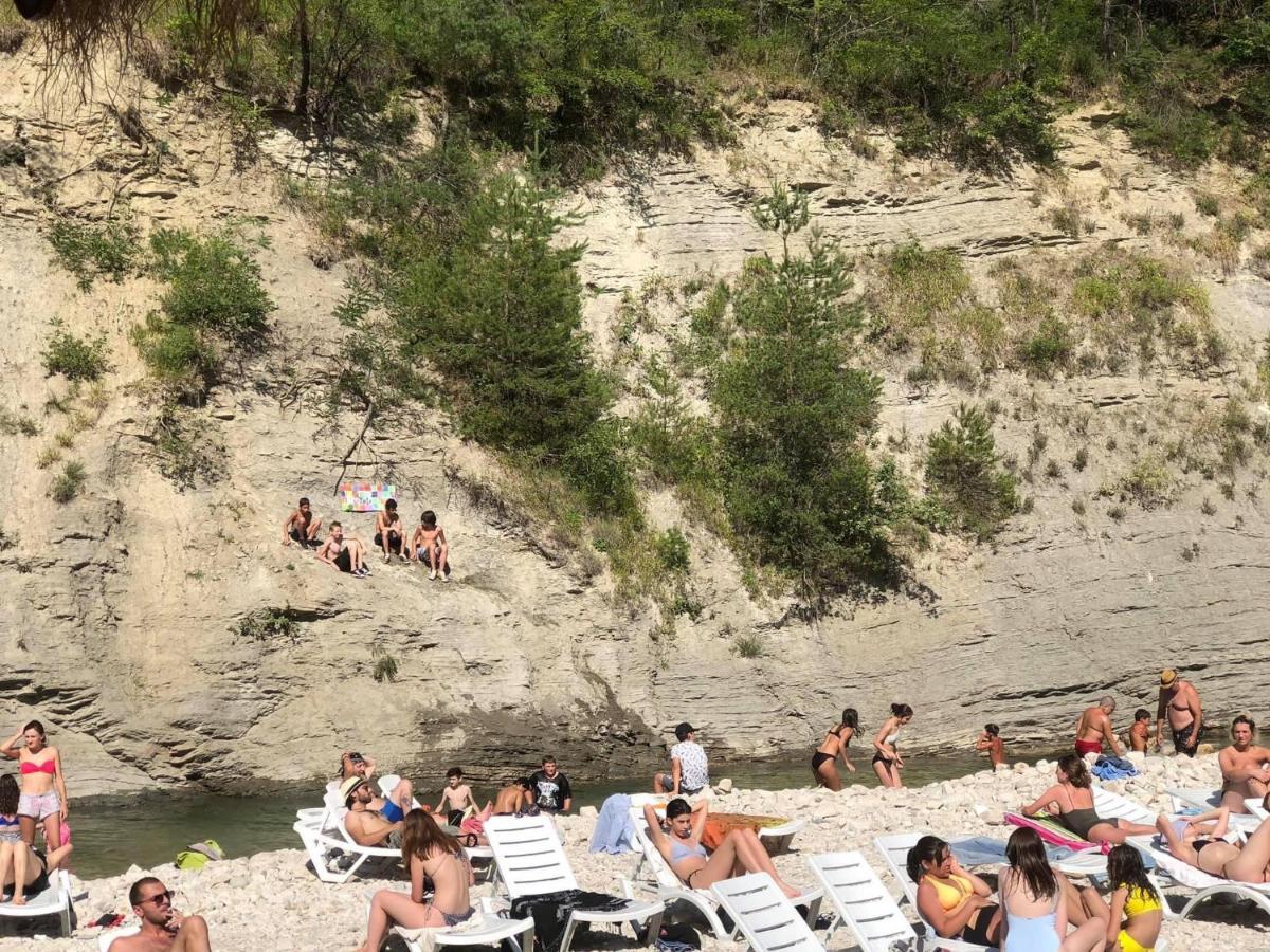Flora Racha Villa Ambrolauri Buitenkant foto